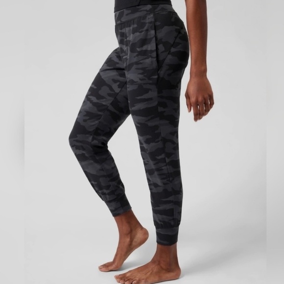 Athleta Salutation Camo Jogger - Picture 3 of 10